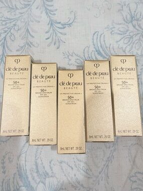 Clé de Peau Beauté UV Protective Cream SPF50+ Broad Spectrum Sunscreen 8ml x 5